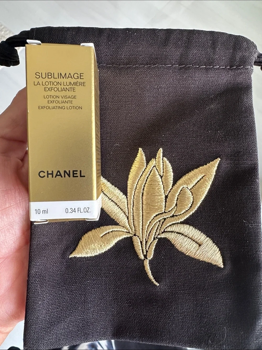 Chanel Sublimage La Lotion Lumière Exfoliante - 10 ml Gold & Black l travel bag